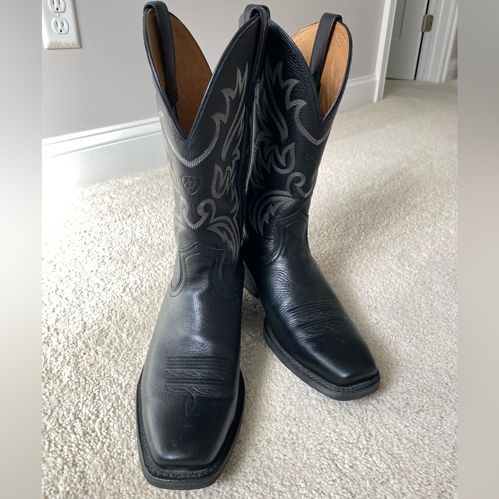 Men’s Ariat cowboy boots